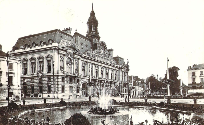 L'Hôtel de Ville