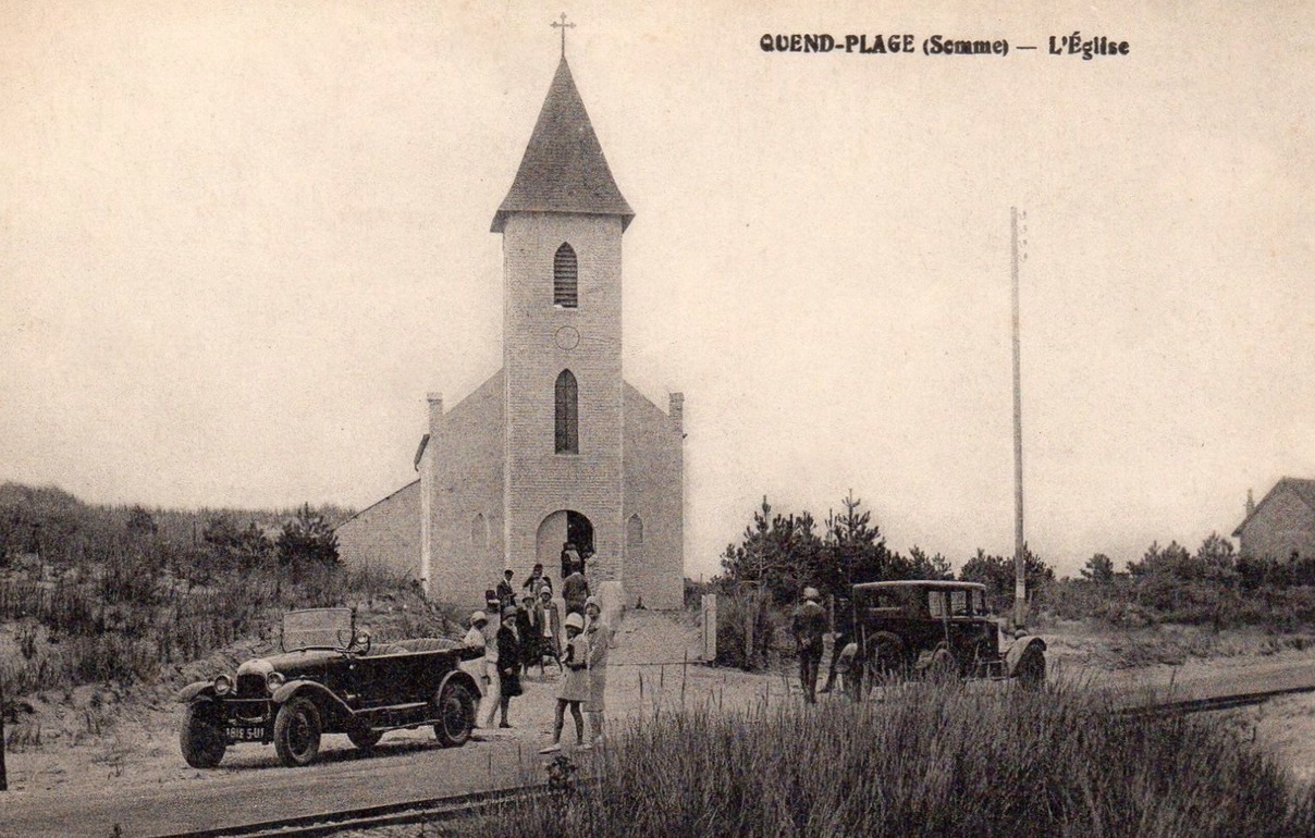 Tramway past l'Église